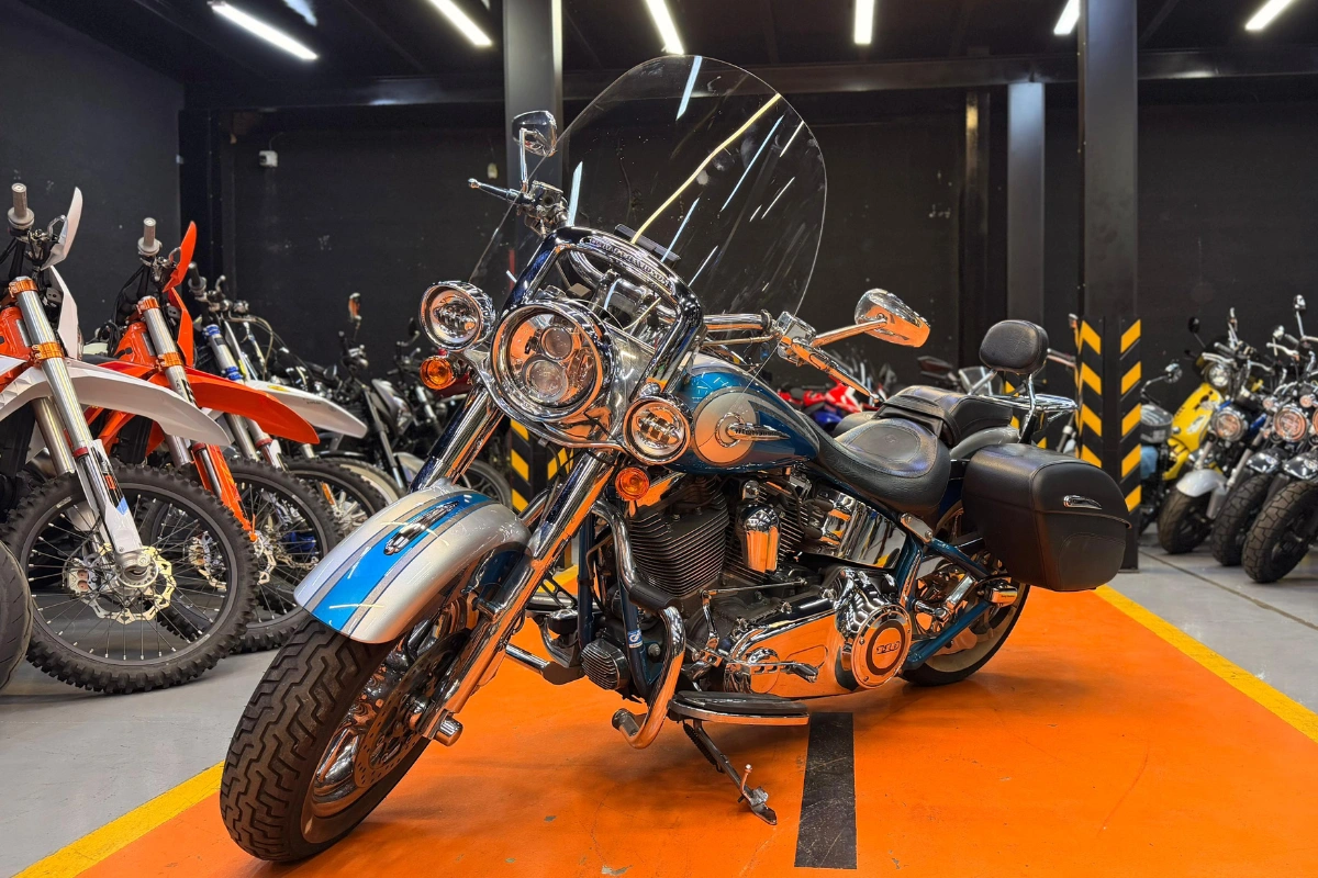 HARLEY DAVIDSON DELUXE CVO