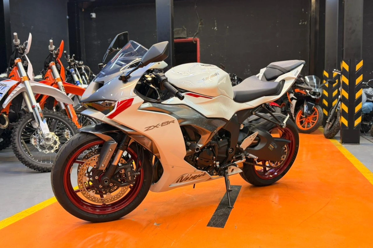 KAWASAKI NINJA ZX-6R