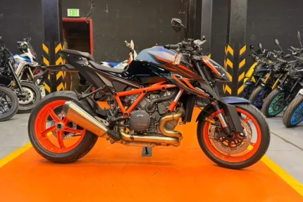 KTM 1290 Super Duke R 2023